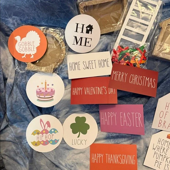 Festive Home Party Sign Set - Multicolor - Picture 2 of 3